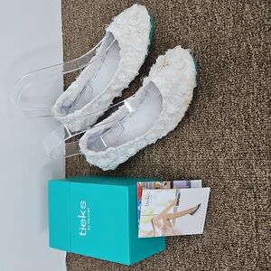 Tieks White Rose Ballet Floral Leather Flats Size 5 Womens